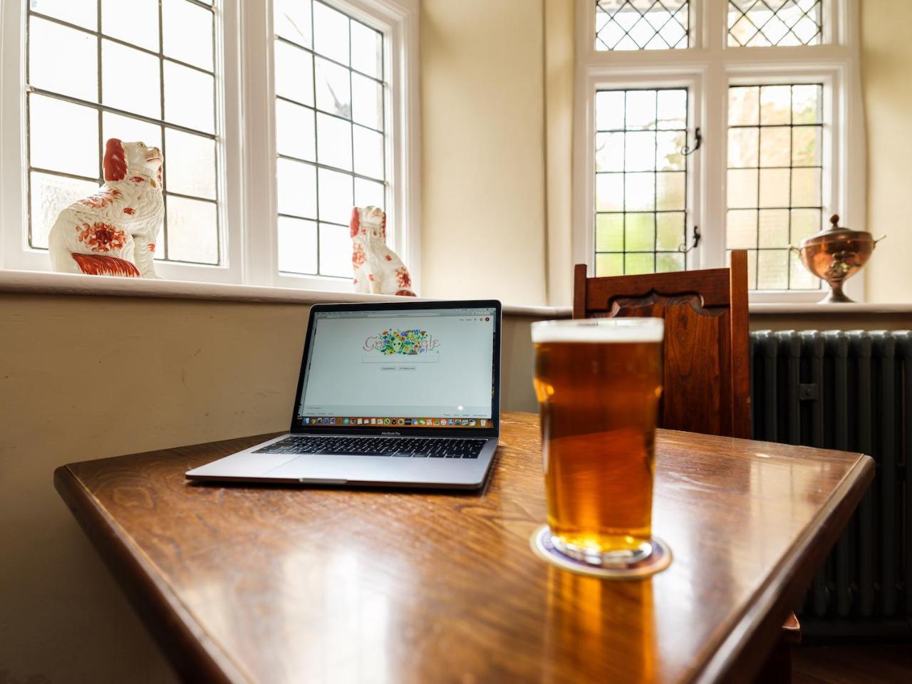 The Wheatsheaf At Beetham Hotel Sandside  Екстериор снимка